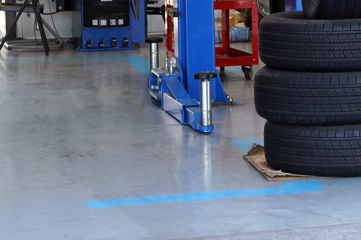 Seasonal garage floor coating benefits for year-round protection in Tampa FL
