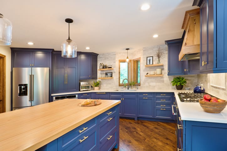 Kitchen cabinet renovation for open concept living rooms in Tampa FL